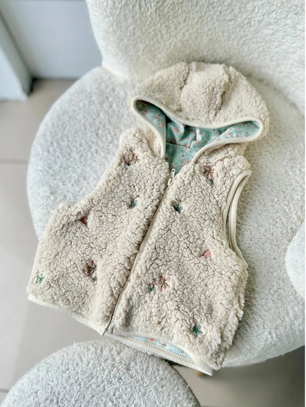 9-36 Ay Fermuarlı Teddy Kumaş Kapüşonlu Kız bebek Yelek.